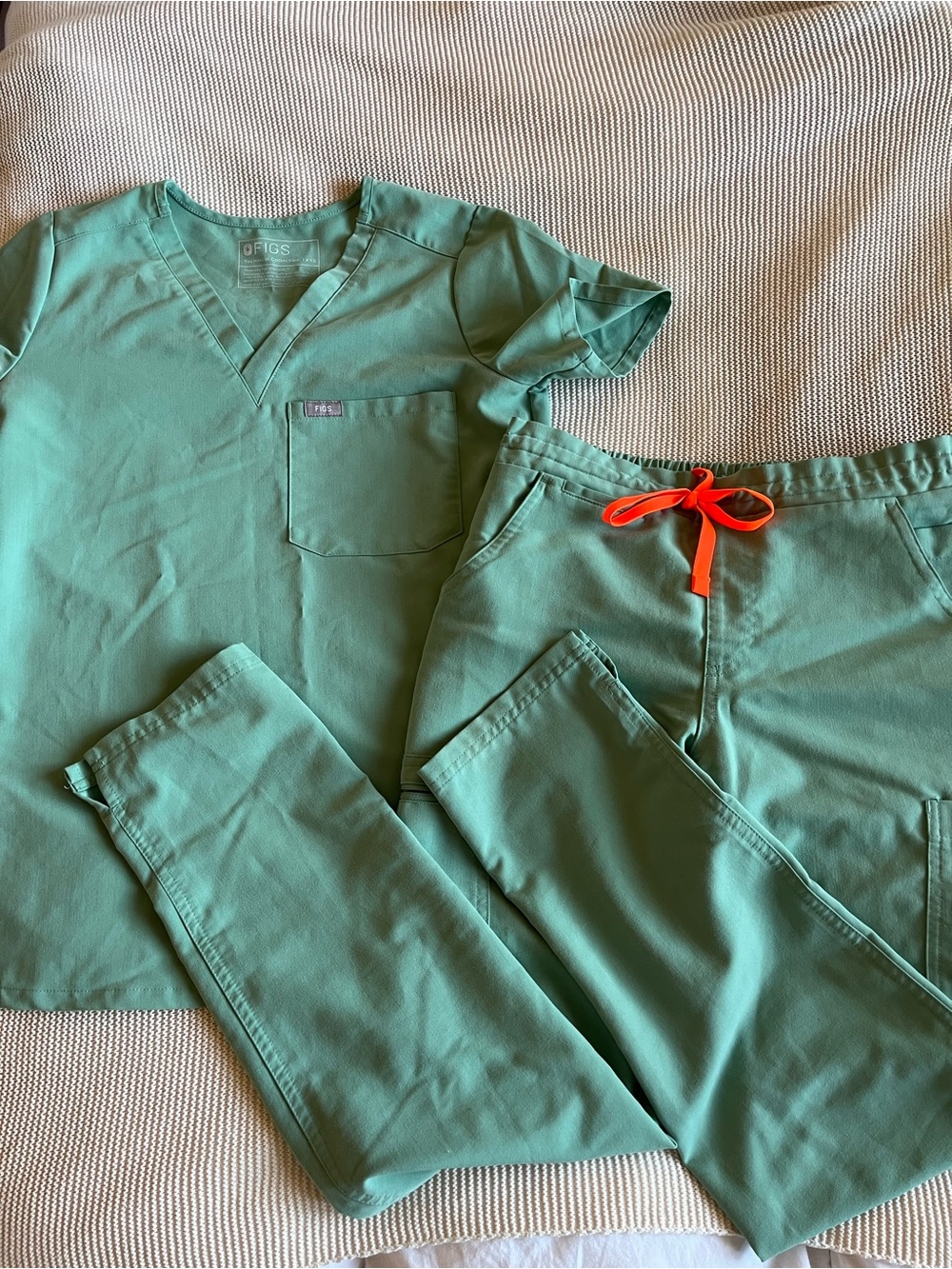 FIGS Scrub Set in Teal with Orange Drawstring